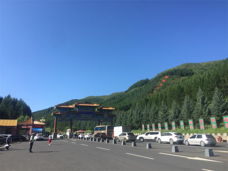 塞罕壩明珠七星湖 詩(shī)情畫(huà)意似仙境(圖1)