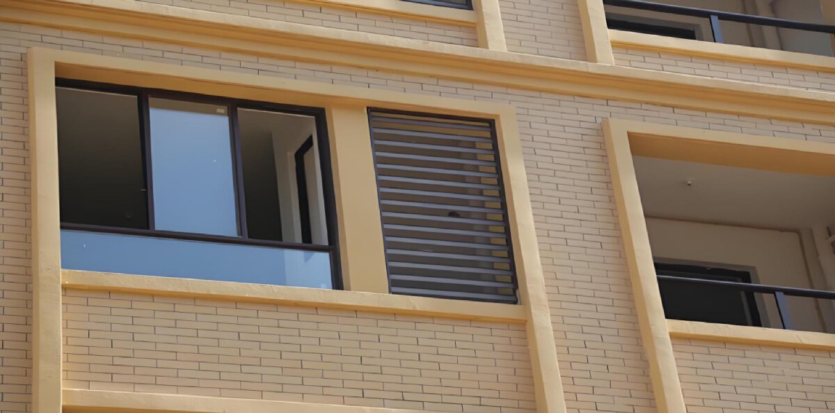 房屋外墻門窗滲水、開裂修繕！(圖1)